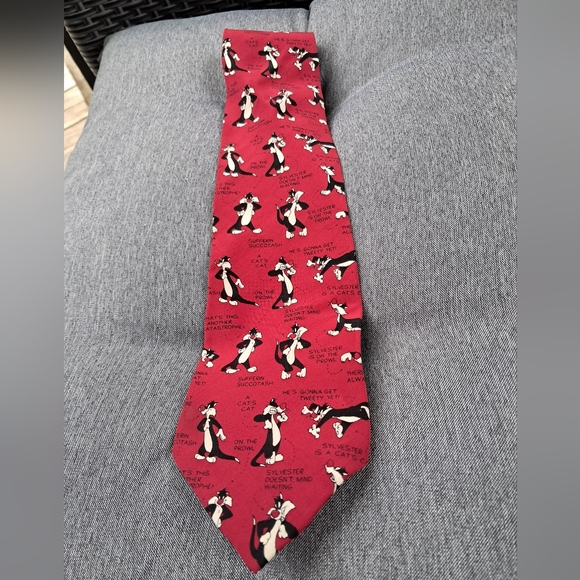 Red Sylvester Cartoon Tie - Picture 1 of 4